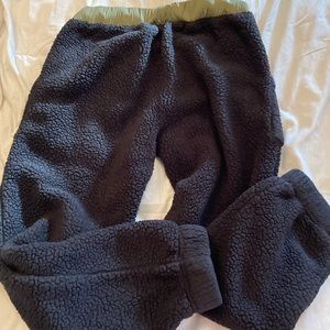 UGG Niko Sherpa Pants sz M